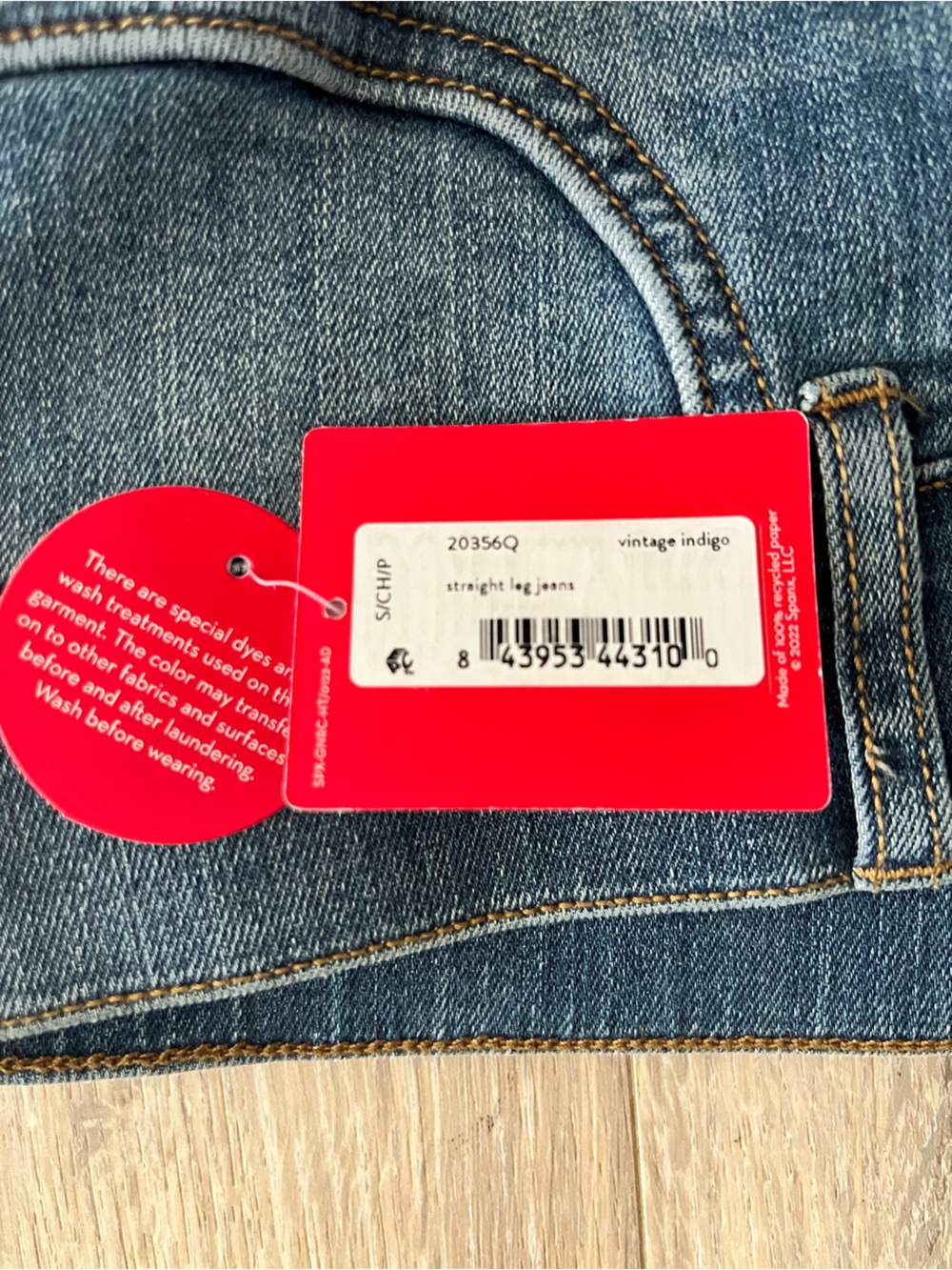 NWT Spanx Women’s Ankle Straight Leg Jeans Vintage Indigo Medium Wash Denim SP - Picture 4 of 10